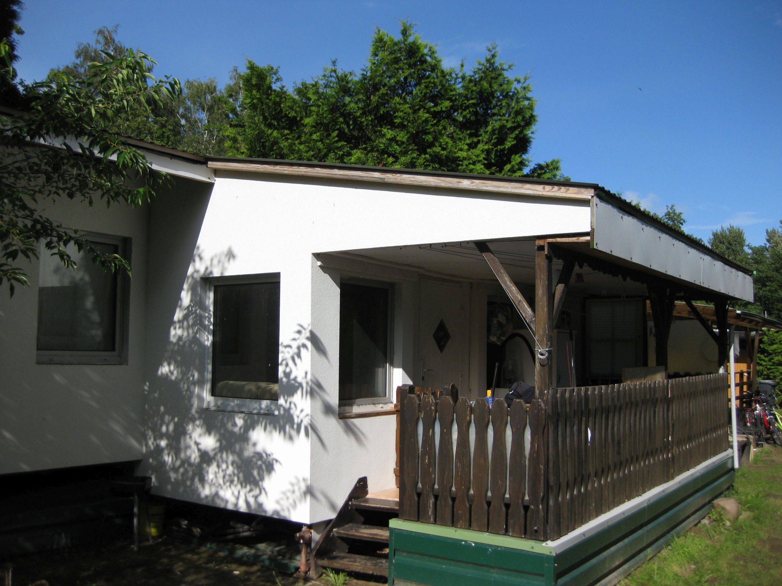 Insel Rügen Mönchgut Alt Reddevitz - Naturcampingplatz: Käufer & Pächter für massiven Bungalow (DDR-Zeit) mit Vorbau gesucht